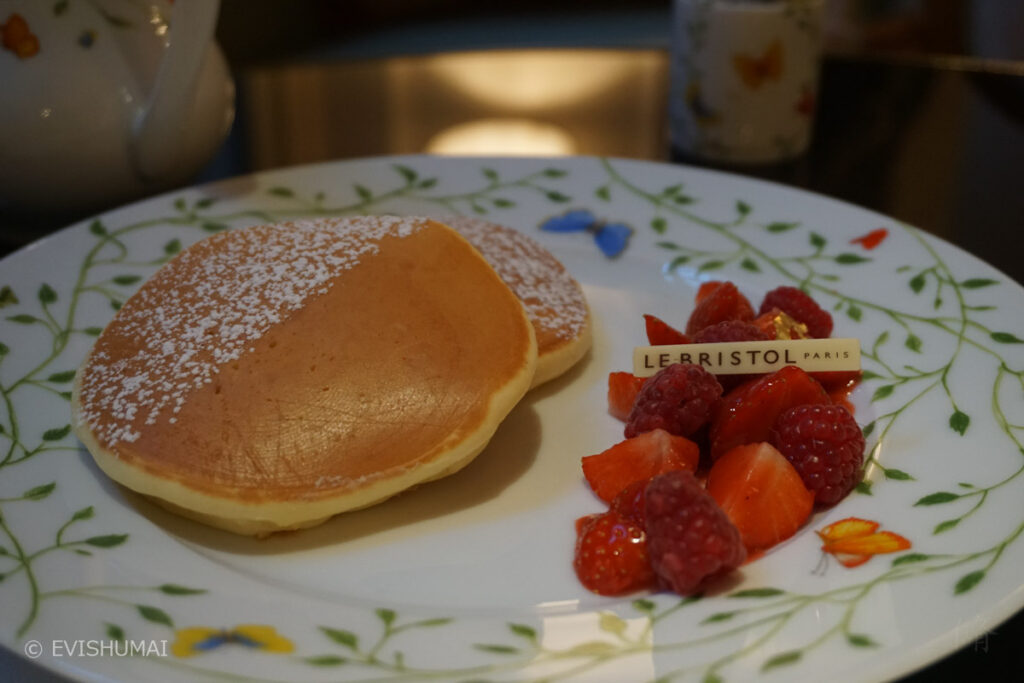 ルブリストルパリ朝食パンケーキ