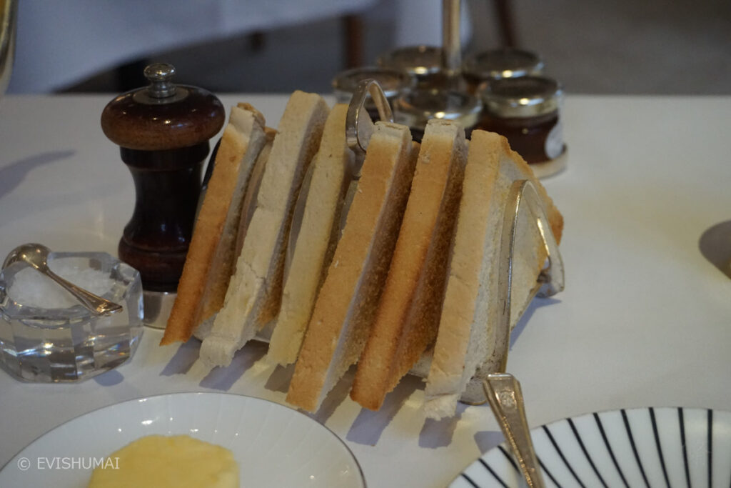 ゴーリング朝食イングリッシュブレッド