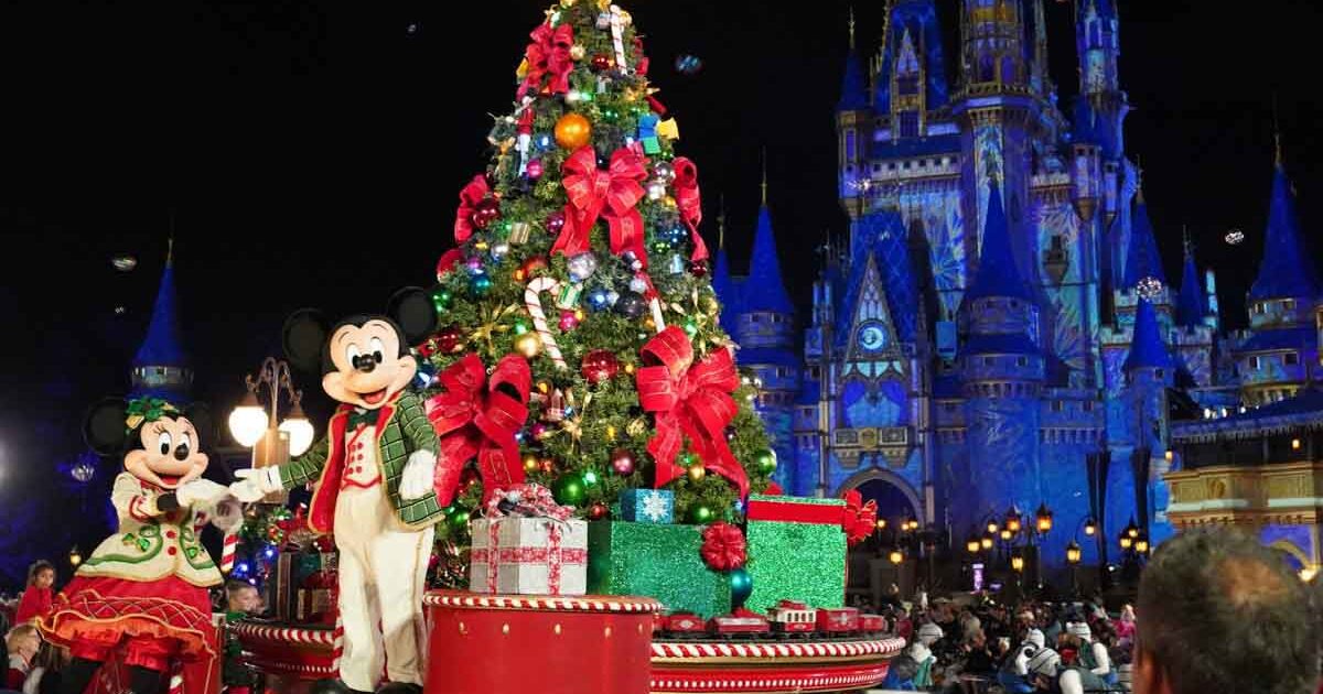 クリスマスパレード(Mickey’s Once Upon a Christmas Parade)